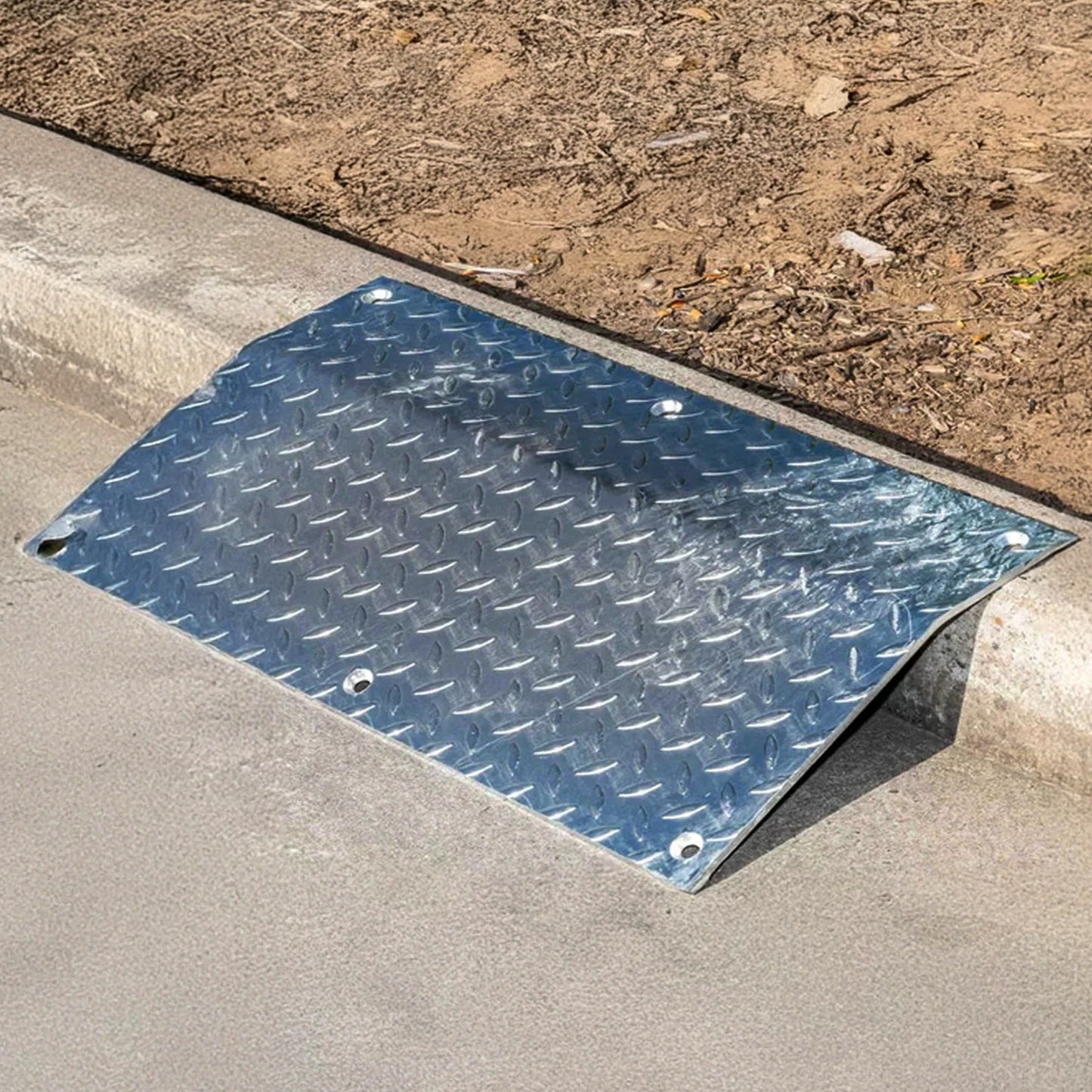 Commercial Kerb Ramp Steel Plate Galvanised Steel Driveway Kerb Ramp Plate