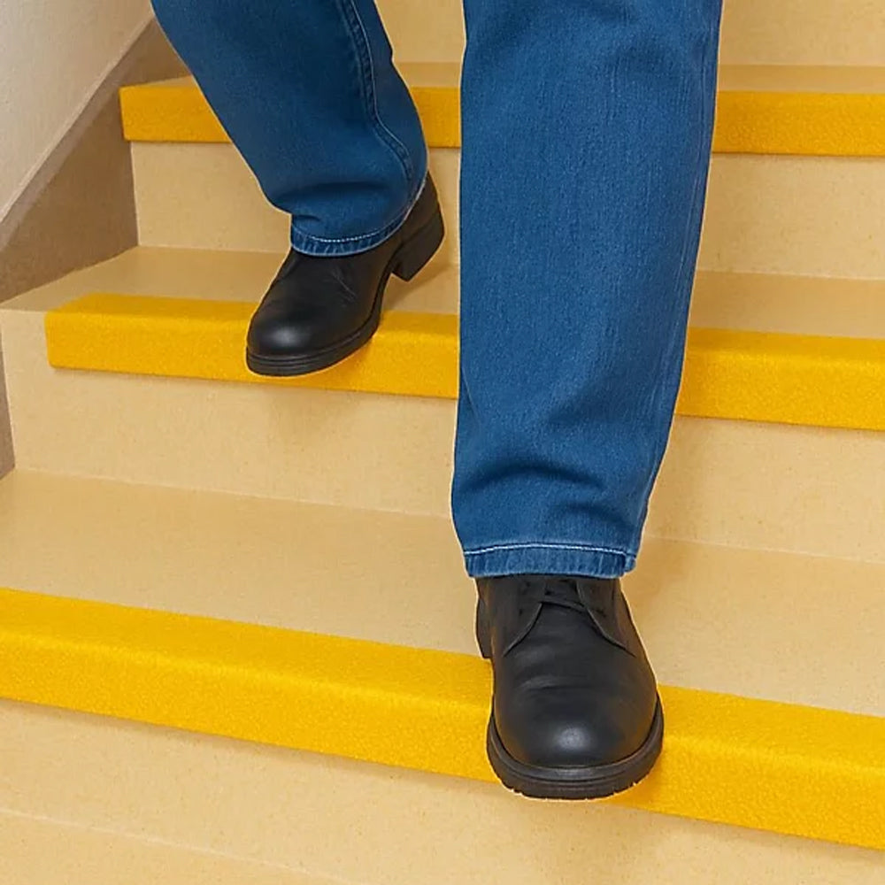 Commercial Stair Nosing Anti Slip GRP Stair Nosing 4 Pcs Heavy Duty Edge Protection 1.4m